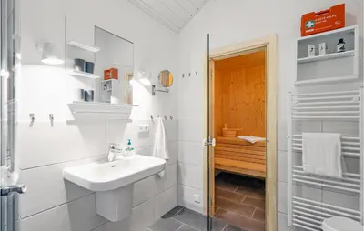 Ein Badezimmer in der Unterkunft Stunning Home In Krems Iiwarderbrück