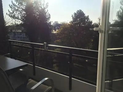 Ein Balkon oder eine Terrasse in der Unterkunft 50 Meter bis zum Strand - Lütje Loge