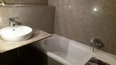 Ein Badezimmer in der Unterkunft ZUM WOHLFÜHLEN FERIENWOHNUNG FÜR MAX 5 ERWACHSENE und 1 Kind, Schwimmbad vor der Tür, Tiere erlaubt