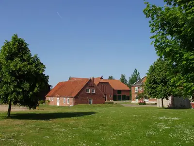Das Gebäude in dem sich die Ferienwohnung befindet