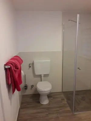 Ein Badezimmer in der Unterkunft Waldhütte am See