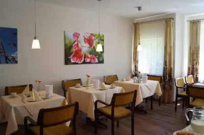 Ein Restaurant oder anderes Speiselokal in der Unterkunft Hotel Forsthaus St. Hubertus