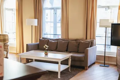 Ein Sitzbereich in der Unterkunft TOP CityLine Klassik Altstadt Hotel Lübeck