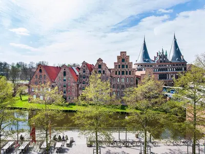 Ein allgemeiner Blick auf Lübeck oder ein Stadtblick von des Hotels aus