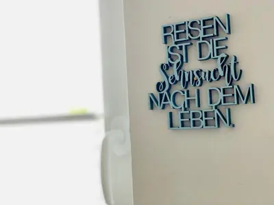 Ein Zertifikat, Auszeichnung, Logo oder anderes Dokument, das in der Unterkunft FeWo MEERESBRISE - Familie- Hunde - Strandnah - Garten-Seeblick - Sauna & Wellness ausgestellt ist