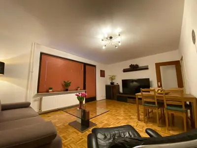 Ein Sitzbereich in der Unterkunft Apartment in Uninähe