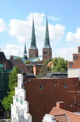 Ein allgemeiner Blick auf Lübeck oder ein Stadtblick von des Hotels aus