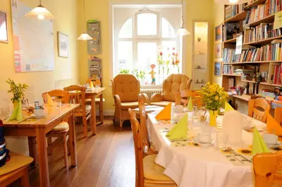 Die Bibliothek im Hotel
