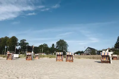 Ein Strand an oder in der Nähe des Ferienhauses