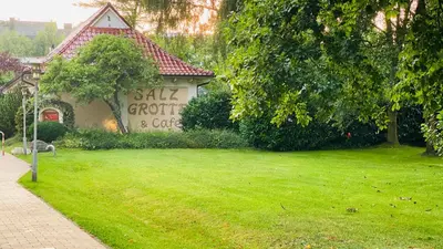 Ein Garten an der Unterkunft Salzoasen Apartment