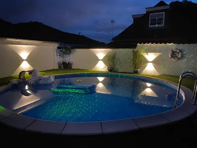 Der Swimmingpool an oder in der Nähe von Luxuriöses Ferienhaus Anita mit Pool, Whirlpool und Sauna nahe Timmendorfer Strand, Travemünde und Lübeck