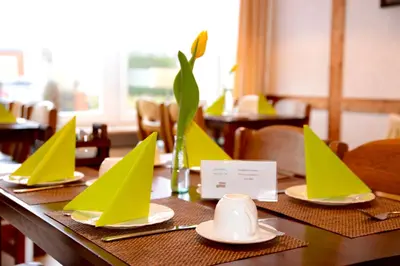 Ein Restaurant oder anderes Speiselokal in der Unterkunft Hotel Herrenhof