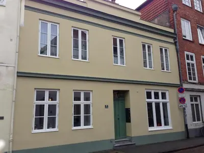 Das Gebäude in dem sich die Ferienwohnung befindet