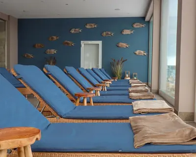 Ein Sitzbereich in der Unterkunft Grand Hotel Seeschlösschen Sea Retreat & SPA