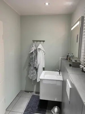 Ein Badezimmer in der Unterkunft Ferienwohnung am Traveufer