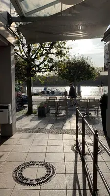Ein Balkon oder eine Terrasse in der Unterkunft Ferienwohnung am Traveufer