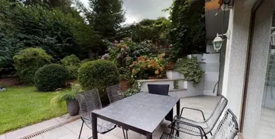 Ein Garten an der Unterkunft Ferienwohnung Gorch-Fock Scharbeutz