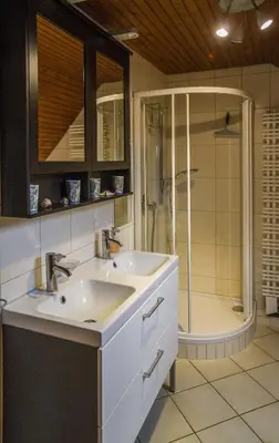 Ein Badezimmer in der Unterkunft Ferienhaus im Bestetal