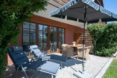 Ein Garten an der Unterkunft Alte Bergstraße 6 Sprottentraum