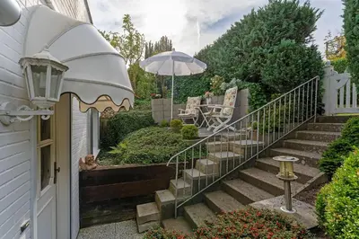 Ein Garten an der Unterkunft Erlenstübchen