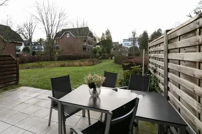 Ein Garten an der Unterkunft Seepark Strandglück