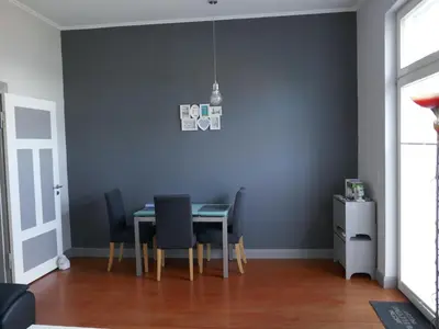 Ein Sitzbereich in der Unterkunft Wohnen am Seglerhafen mit Traveblick im Kontorhaus viele Extras