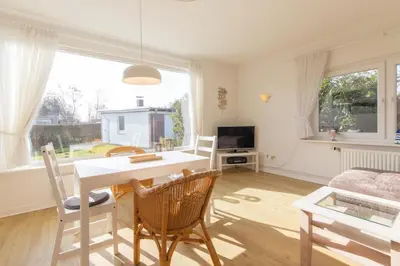 TV/Unterhaltungsangebot in der Unterkunft Ferienhaus Kleeblatt 5 - Zentrale, ruhige Lage mit Garten und Terrasse