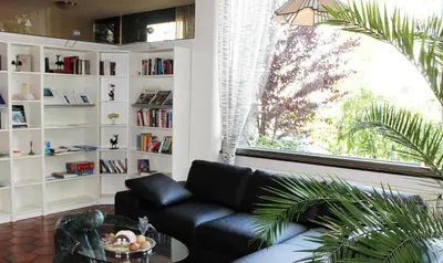 Die Bibliothek im Hotel
