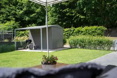 Ein Garten an der Unterkunft Casa del Sol Scharbeutz - Sauna kostenlos - 1 kleiner Hund willkommen - umzäunter Garten