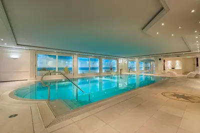 Der Swimmingpool an oder in der Nähe von Landhaus Carstens