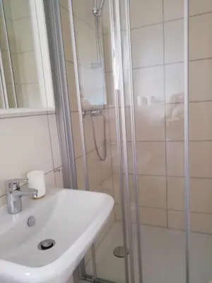 Ein Badezimmer in der Unterkunft Doris` Hus