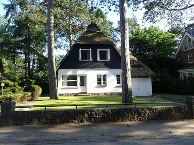 Das Gebäude in dem sich das Ferienhaus befindet