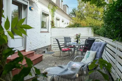 Das Gebäude in dem sich das Ferienhaus befindet
