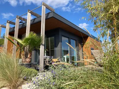 Ein Garten an der Unterkunft Seaside Lodge Süsel, Lübecker Bucht, Ostsee