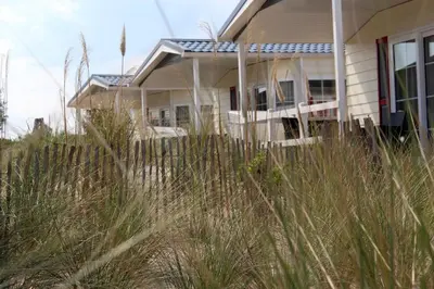 Das Gebäude in dem sich das Ferienhaus befindet
