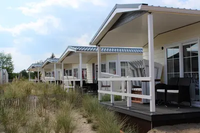 Das Gebäude in dem sich das Ferienhaus befindet