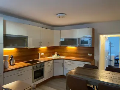 Küche/Küchenzeile in der Unterkunft Geräumige und schöne Wohnung direkt in der Lübecker Innenstadt