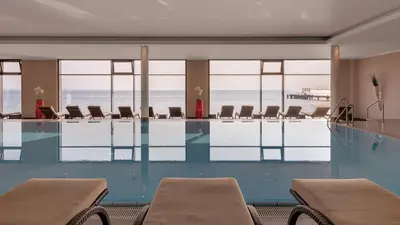 Der Swimmingpool an oder in der Nähe von Bayside
