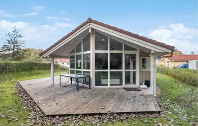 Das Gebäude in dem sich das Ferienhaus befindet