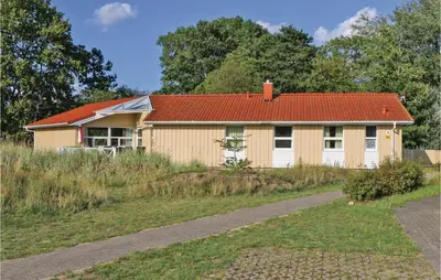 Das Gebäude in dem sich das Ferienhaus befindet