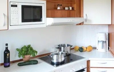 Küche/Küchenzeile in der Unterkunft Freibeuterweg 6 - Dorf 6
