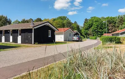 Das Gebäude in dem sich das Ferienhaus befindet