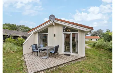 Das Gebäude in dem sich das Ferienhaus befindet