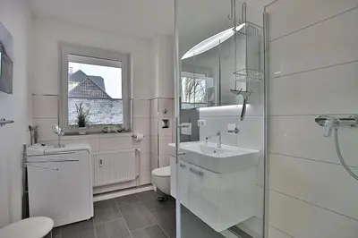 Ein Badezimmer in der Unterkunft Haus am Wiesenweg Haus am Wiesenweg 3 Appartement 04