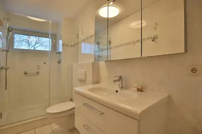 Ein Badezimmer in der Unterkunft Domizil Strandburg Domizil Strandburg Appartement 09