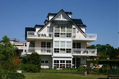 Das Gebäude in dem sich die Ferienwohnung befindet