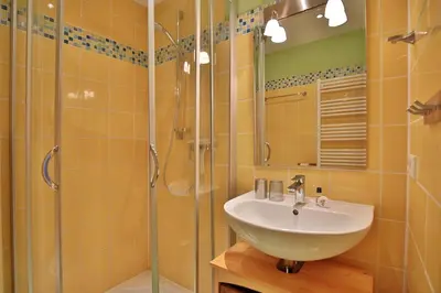 Ein Badezimmer in der Unterkunft Villa am Meer Villa am Meer Strandallee 48 Appartement 10