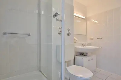Ein Badezimmer in der Unterkunft Wohnpark am Mühlenteich Wohnpark am Mühlenteich Appartement 09