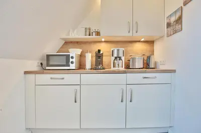 Küche/Küchenzeile in der Unterkunft Haus Bergstraße 21 Haus Bergstrasse 21 Appartement 2 Glück Ahoi