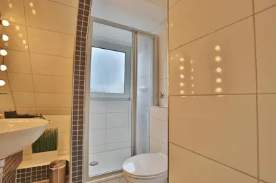 Ein Badezimmer in der Unterkunft Haus Bergstraße 21 Haus Bergstrasse 21 Appartement 2 Glück Ahoi